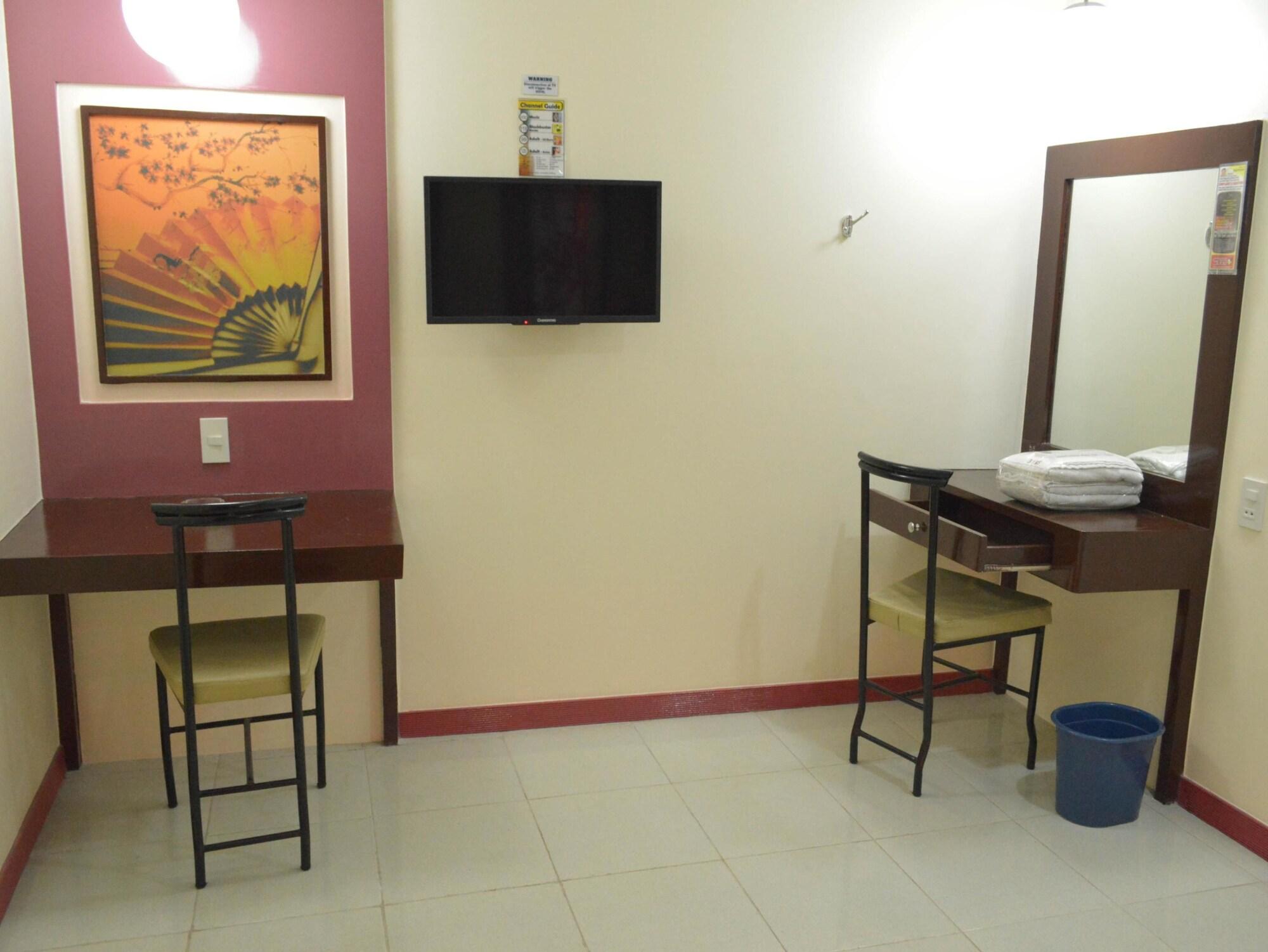 Hotel Sogo Pasay Wood Street Zewnętrze zdjęcie