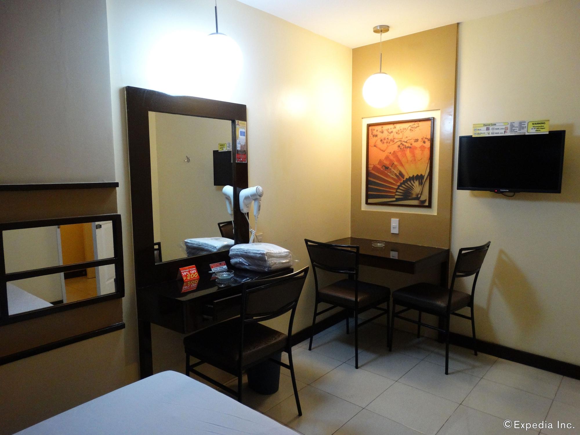 Hotel Sogo Pasay Wood Street Zewnętrze zdjęcie