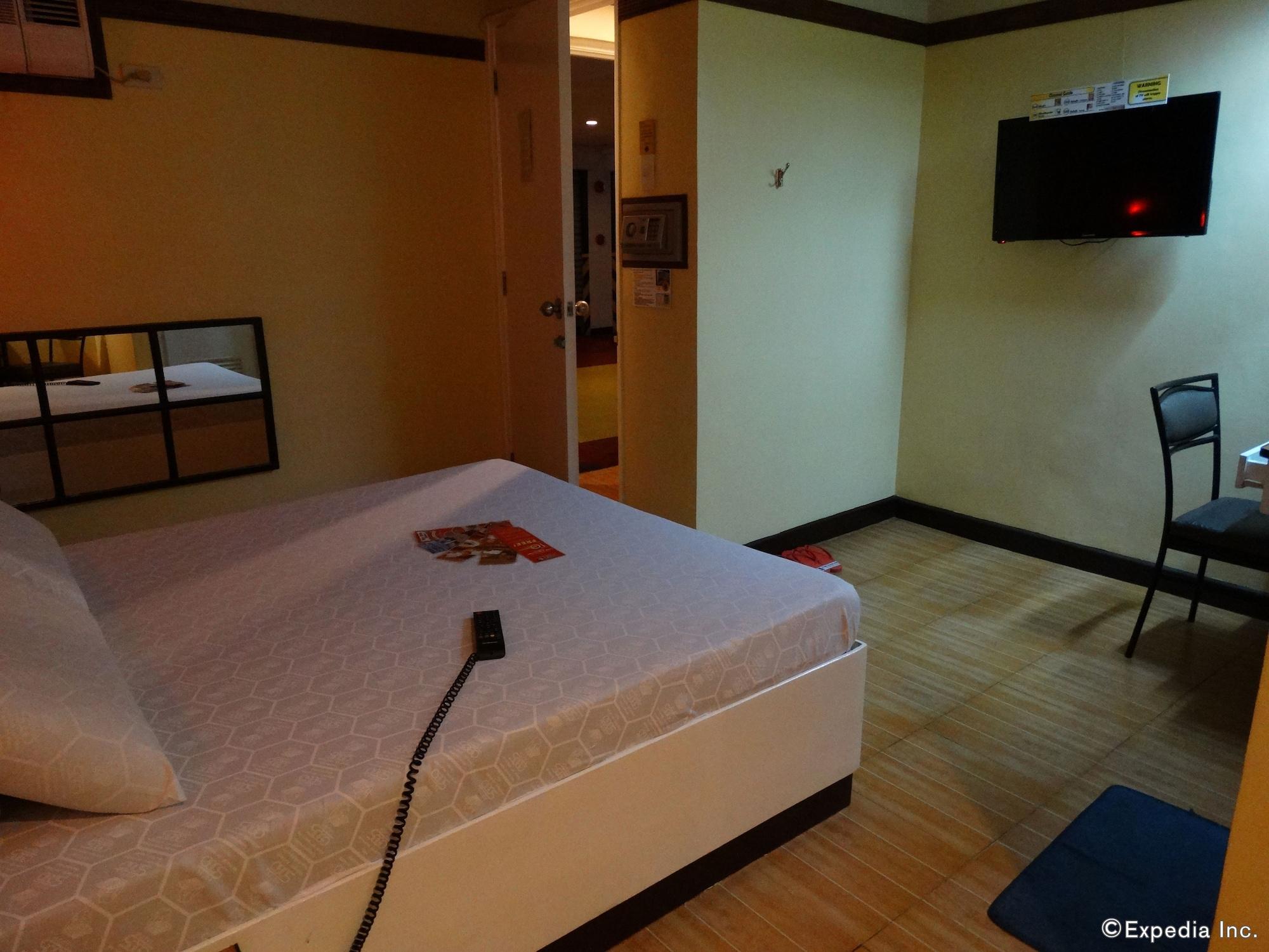 Hotel Sogo Pasay Wood Street Zewnętrze zdjęcie