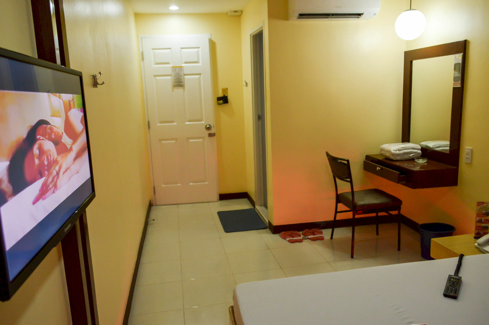 Hotel Sogo Pasay Wood Street Zewnętrze zdjęcie