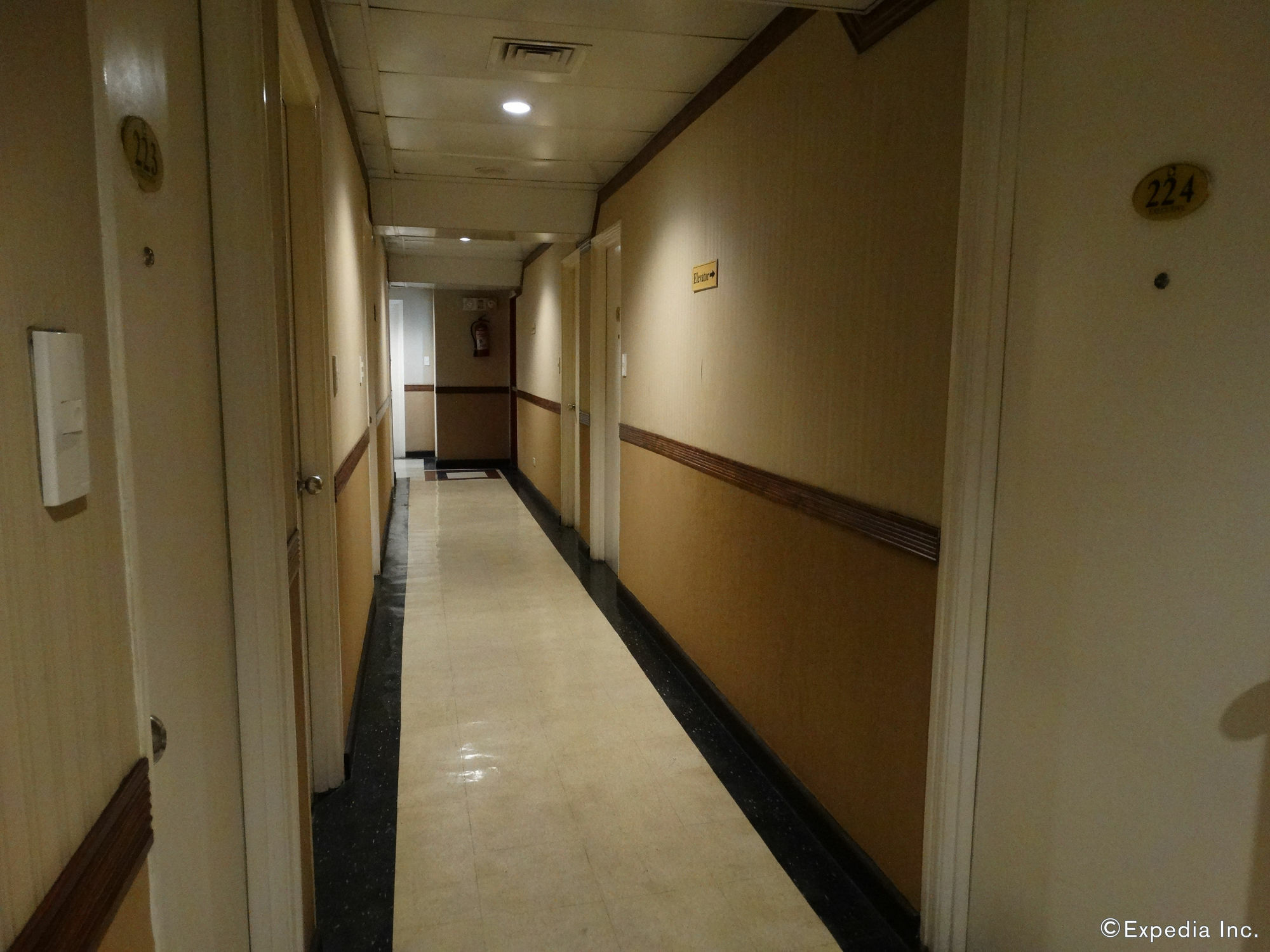 Hotel Sogo Pasay Wood Street Zewnętrze zdjęcie