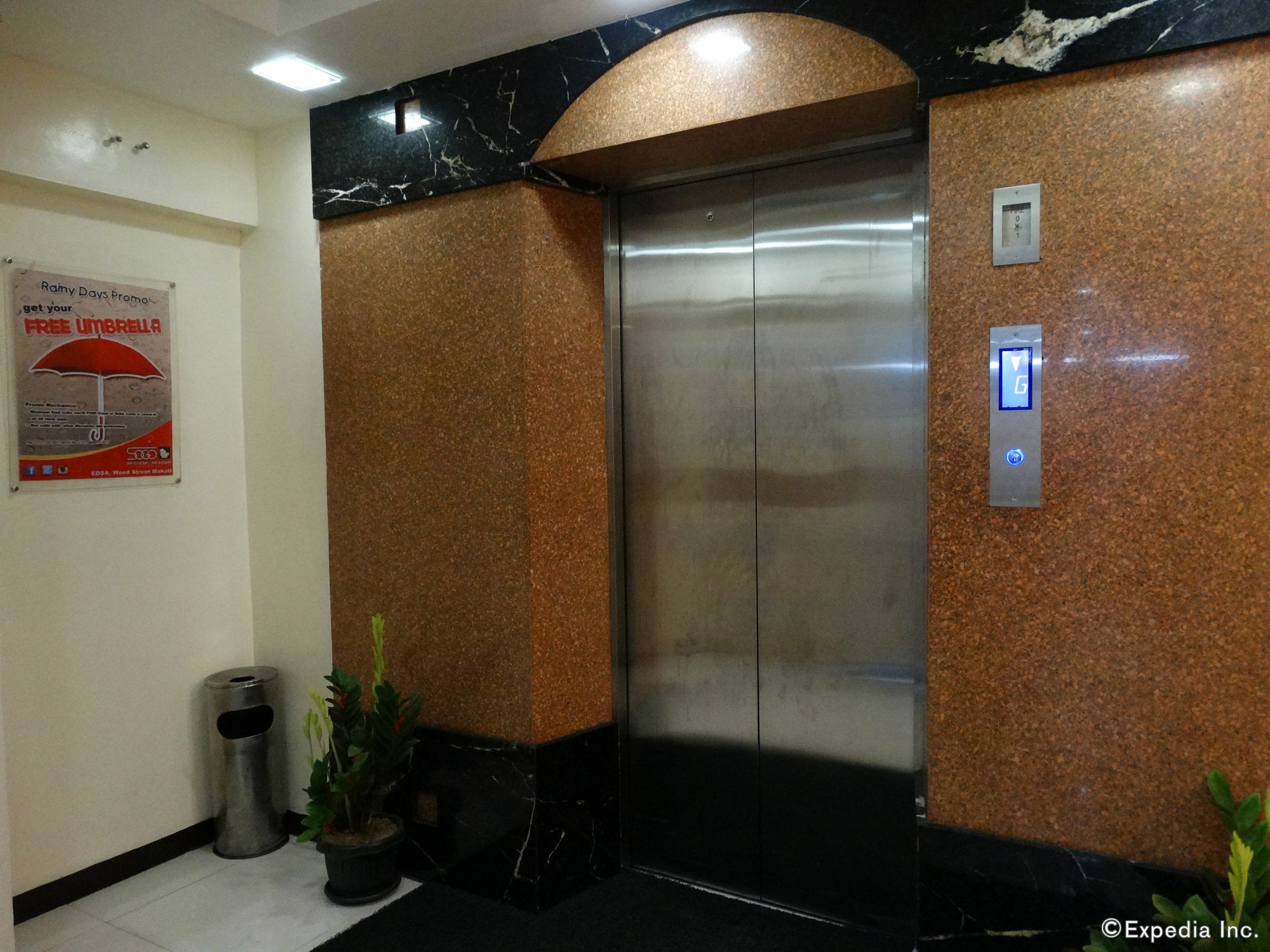 Hotel Sogo Pasay Wood Street Zewnętrze zdjęcie