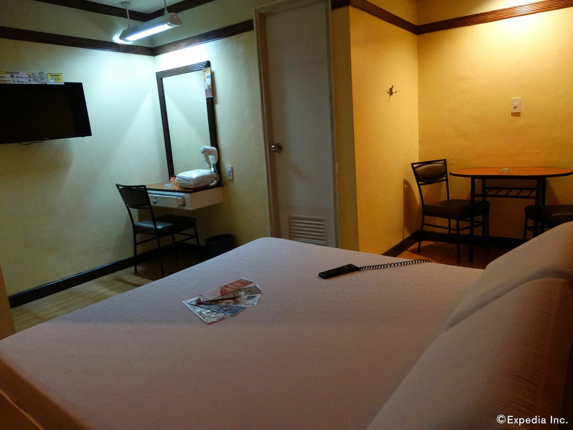 Hotel Sogo Pasay Wood Street Zewnętrze zdjęcie