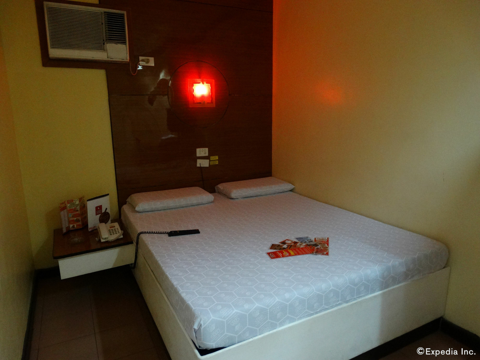 Hotel Sogo Pasay Wood Street Zewnętrze zdjęcie