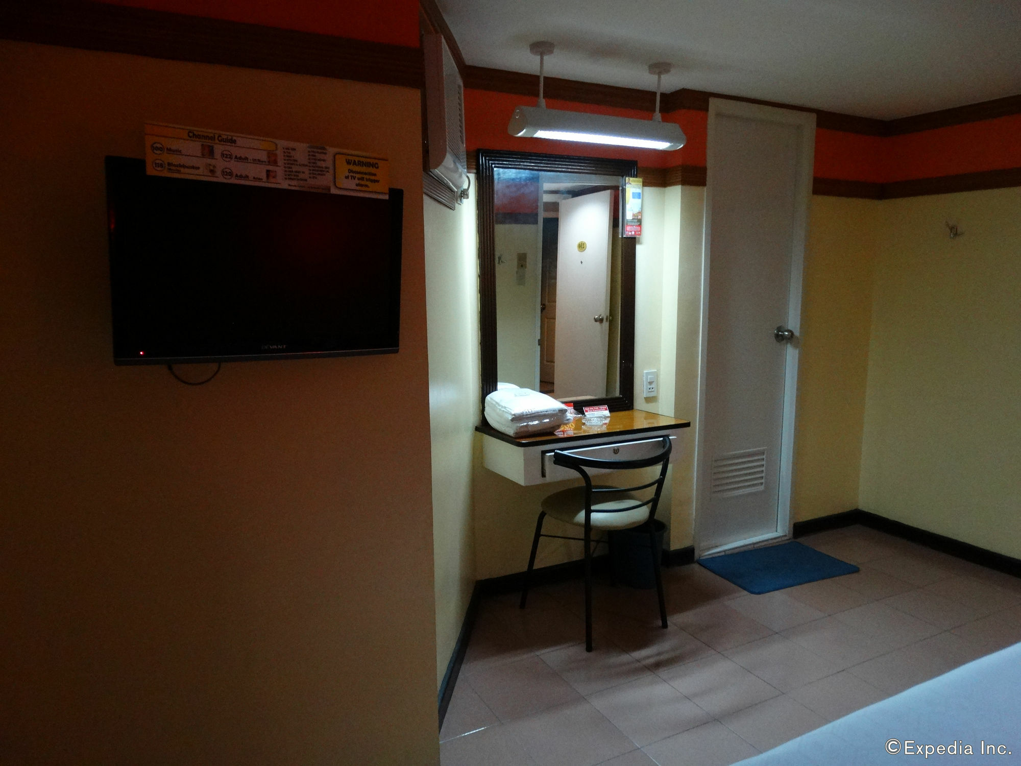 Hotel Sogo Pasay Wood Street Zewnętrze zdjęcie