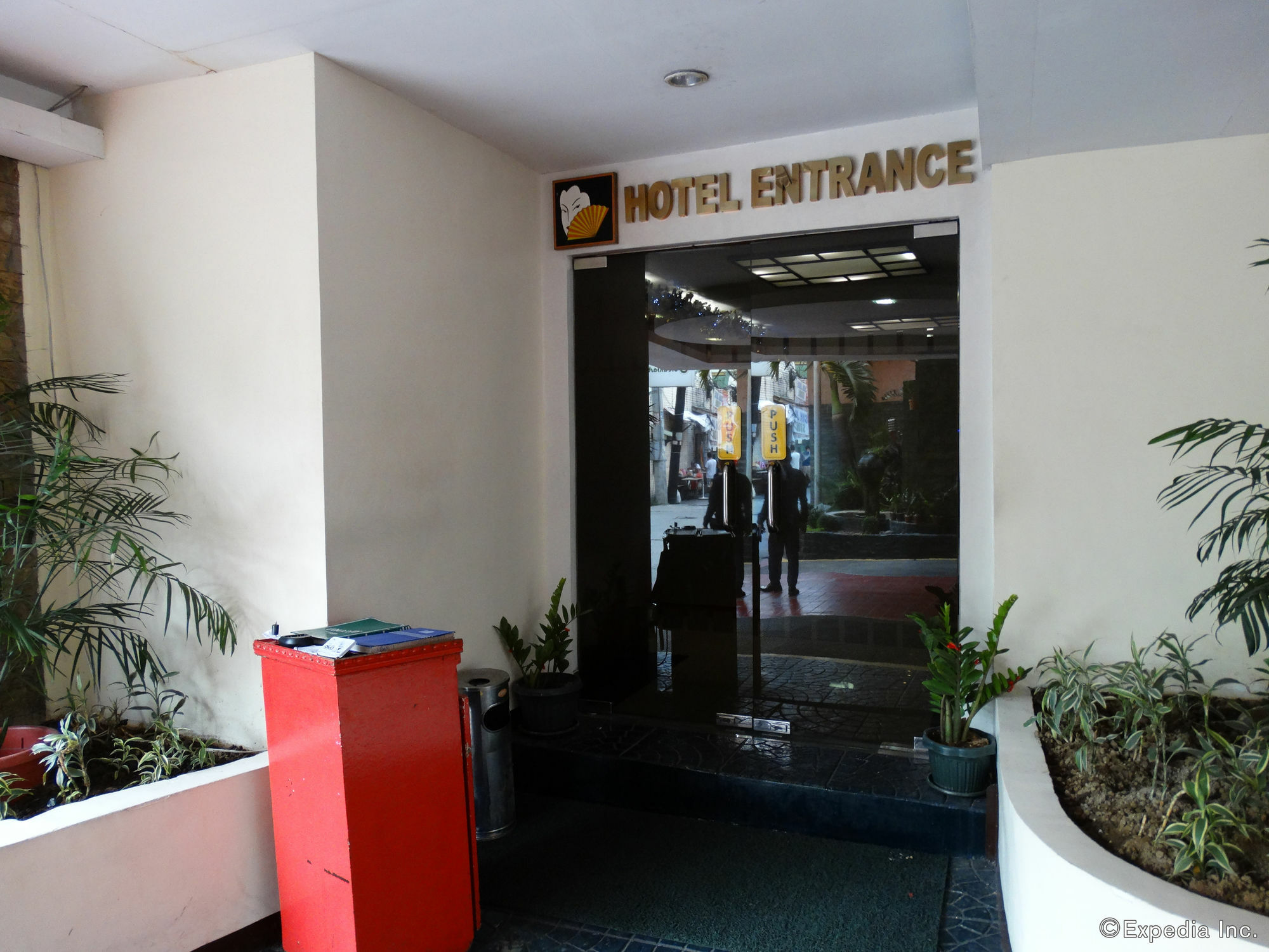 Hotel Sogo Pasay Wood Street Zewnętrze zdjęcie
