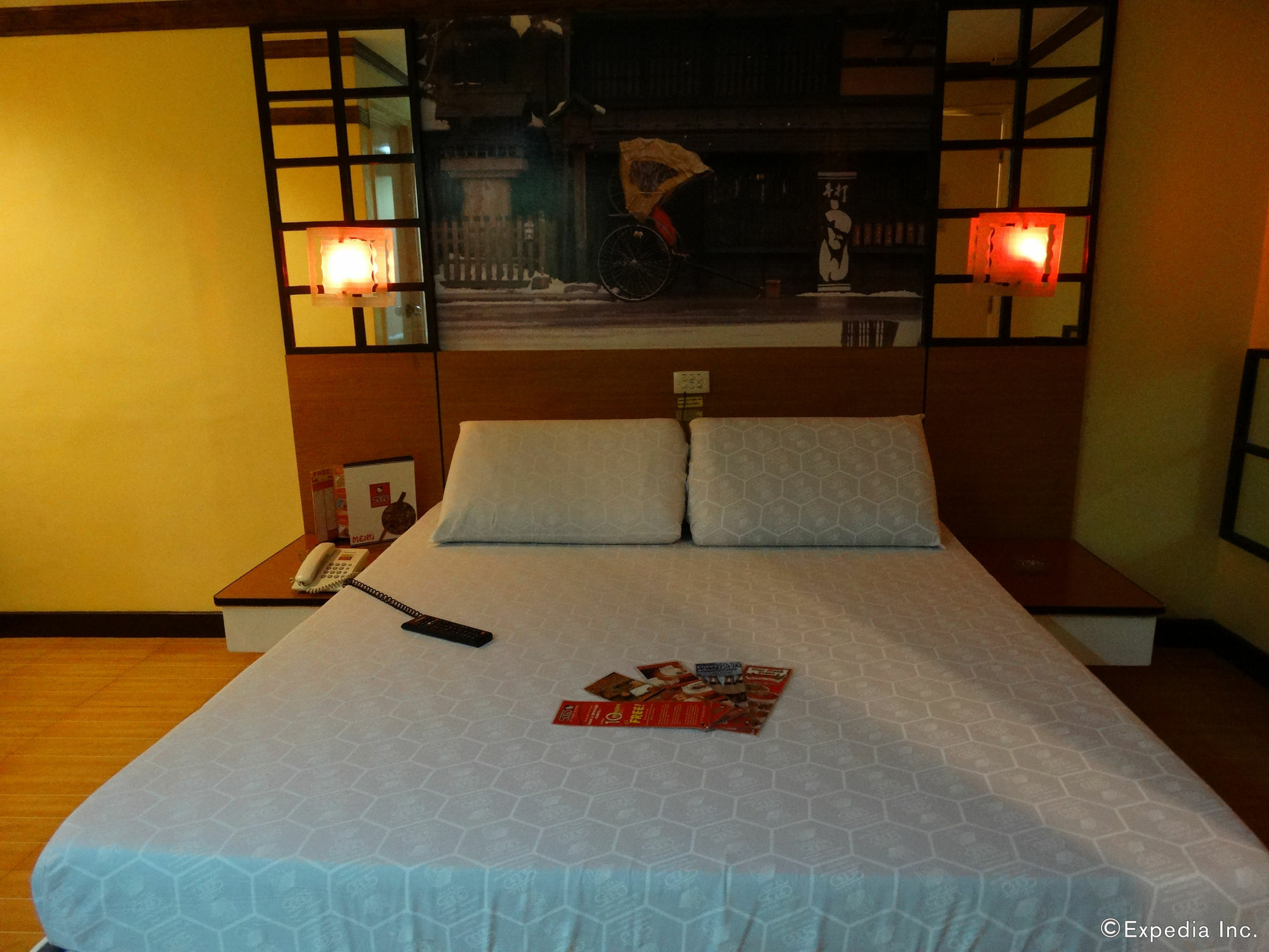 Hotel Sogo Pasay Wood Street Zewnętrze zdjęcie