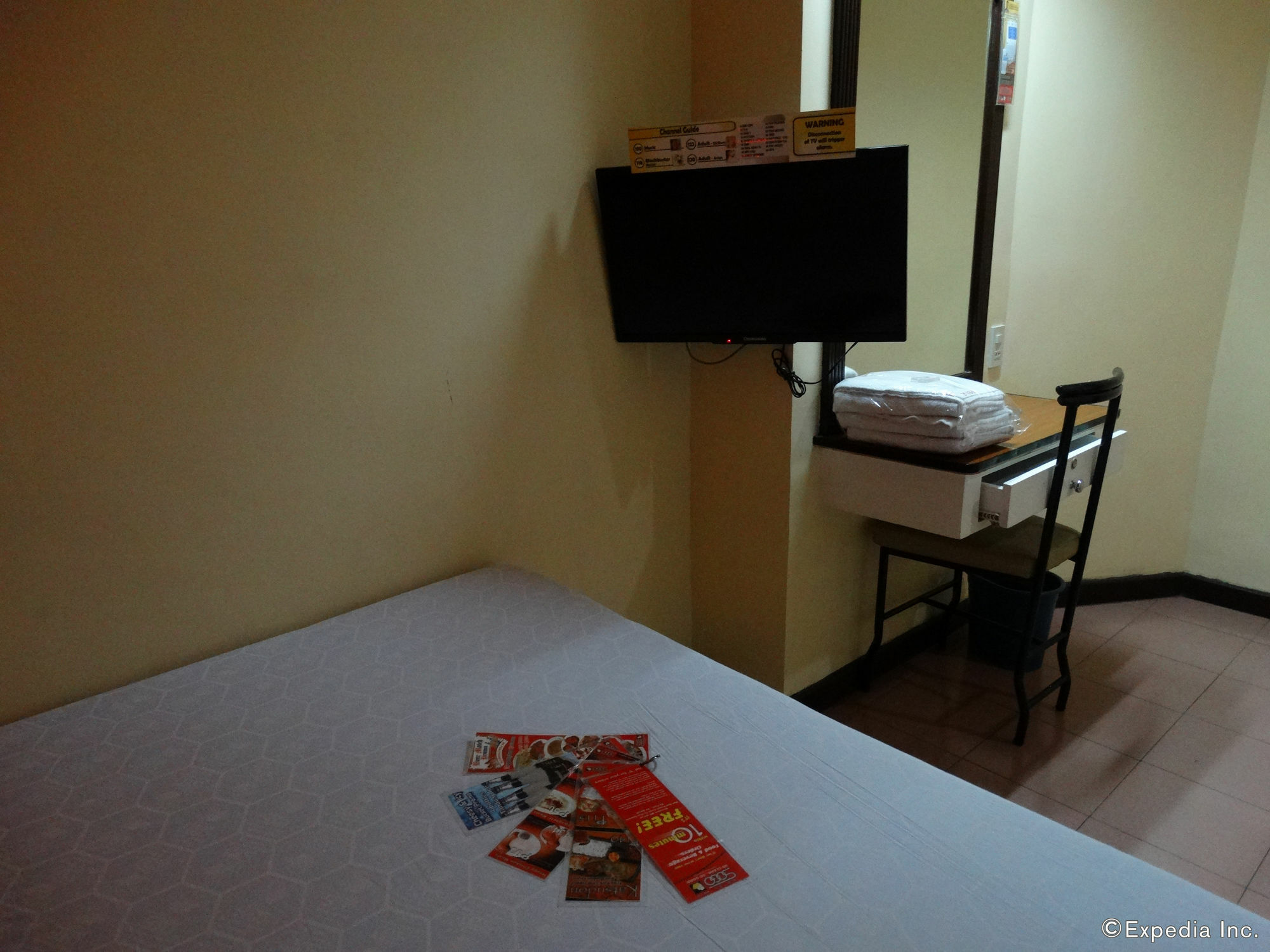 Hotel Sogo Pasay Wood Street Zewnętrze zdjęcie