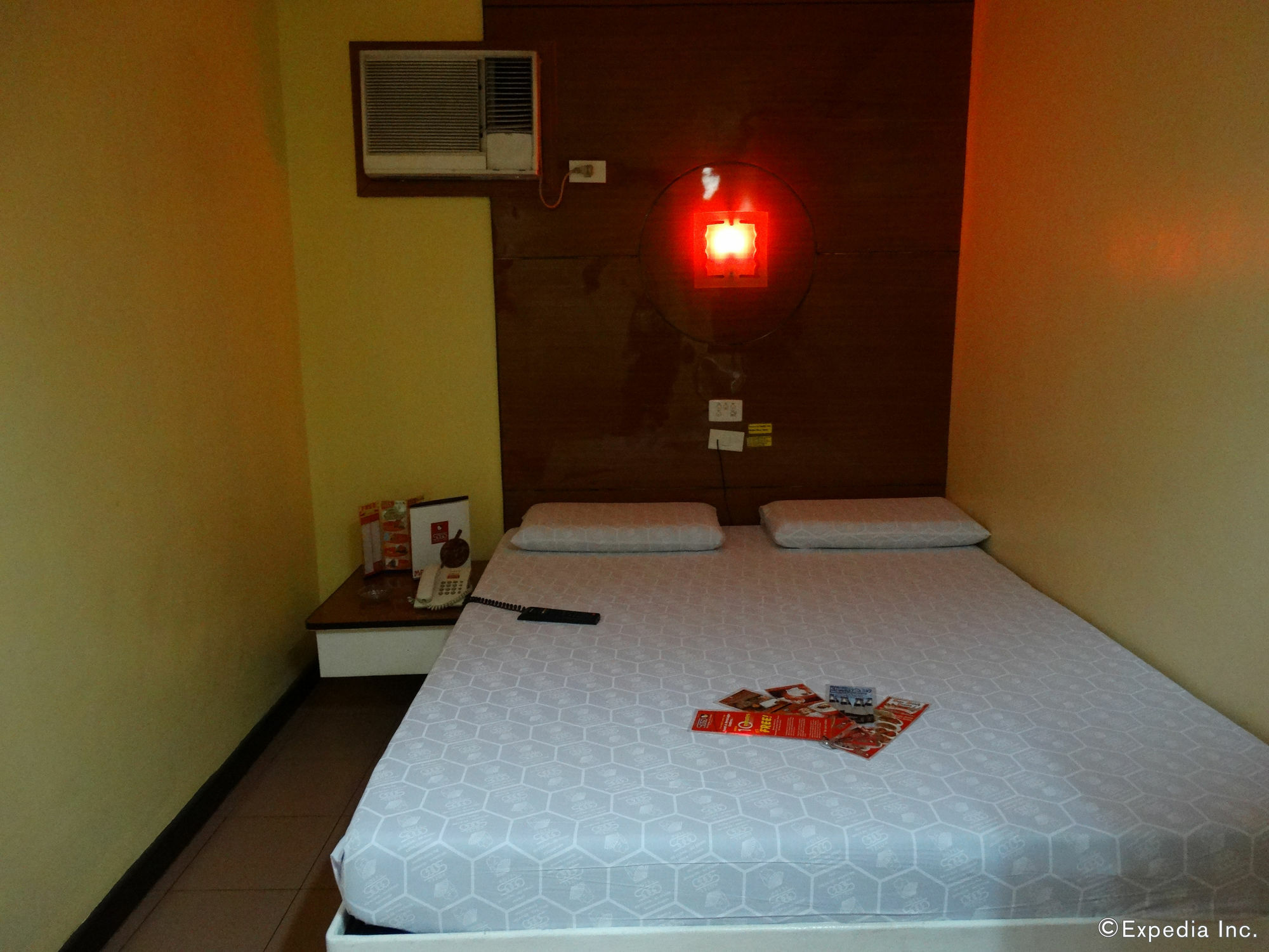 Hotel Sogo Pasay Wood Street Zewnętrze zdjęcie