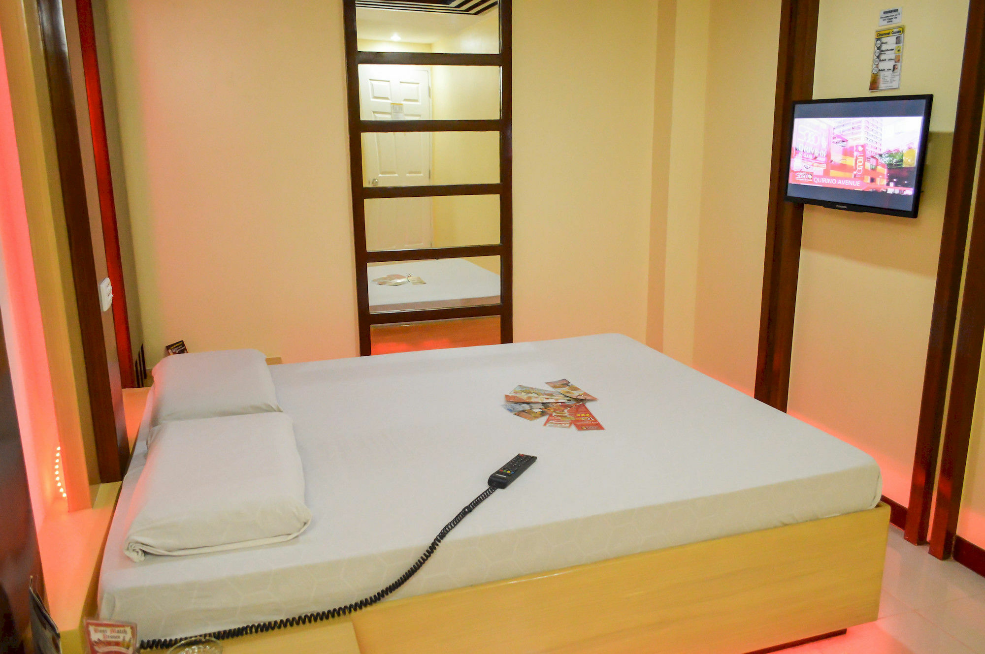 Hotel Sogo Pasay Wood Street Zewnętrze zdjęcie