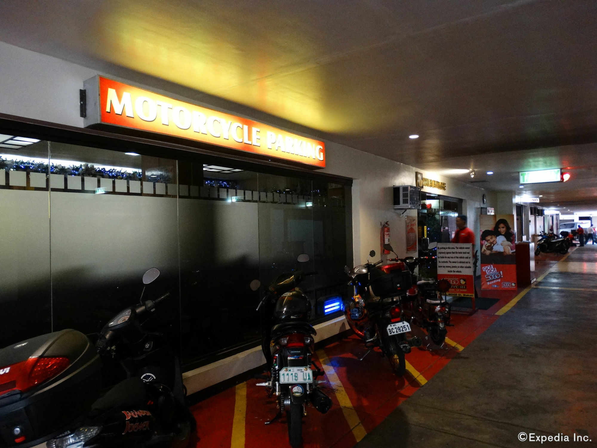Hotel Sogo Pasay Wood Street Zewnętrze zdjęcie