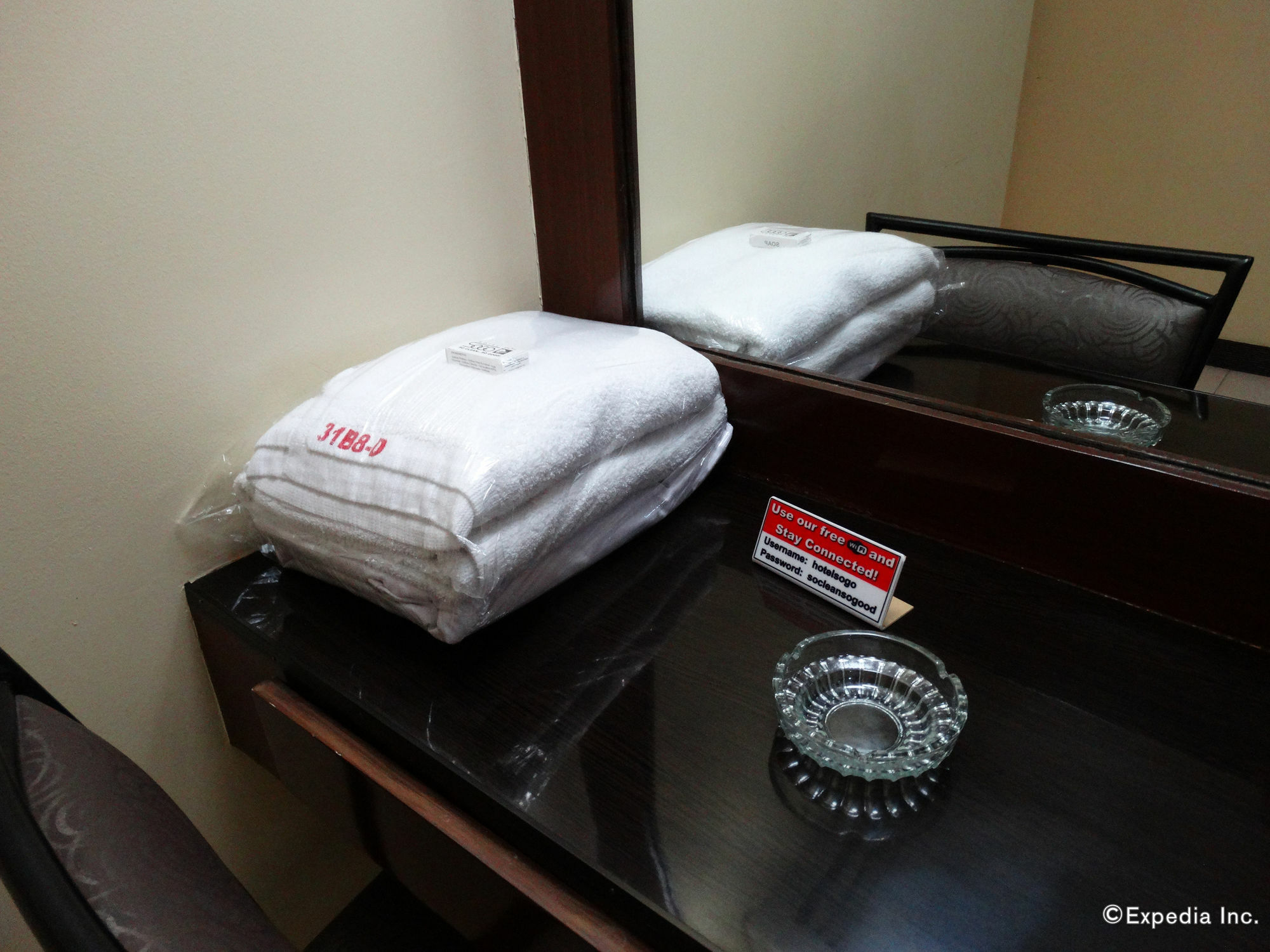 Hotel Sogo Pasay Wood Street Zewnętrze zdjęcie