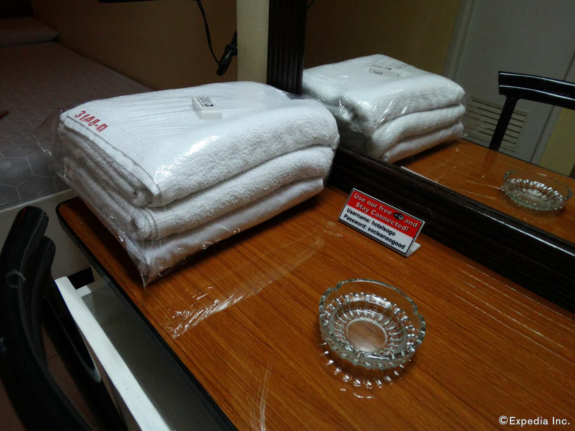 Hotel Sogo Pasay Wood Street Zewnętrze zdjęcie