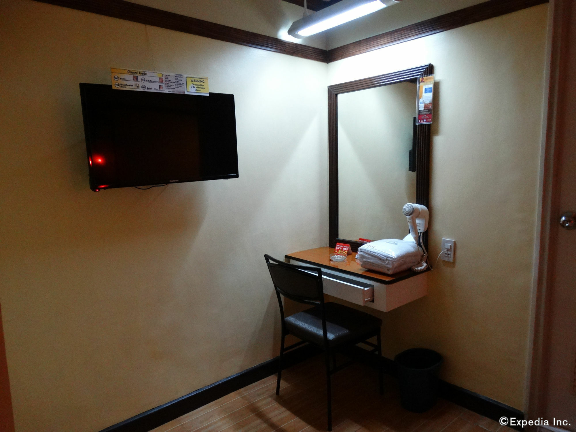 Hotel Sogo Pasay Wood Street Zewnętrze zdjęcie