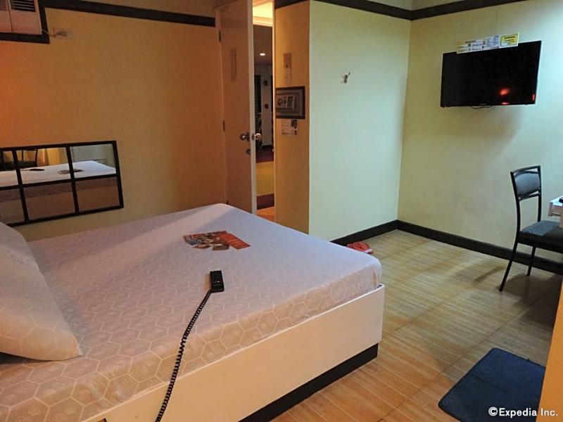 Hotel Sogo Pasay Wood Street Zewnętrze zdjęcie