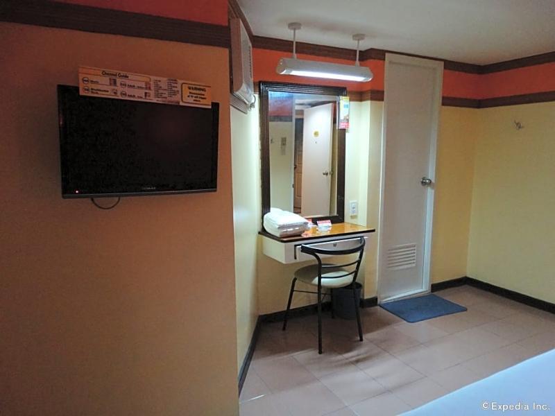 Hotel Sogo Pasay Wood Street Zewnętrze zdjęcie